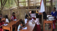 Kisah Inspiratif Guru Pengajar Pendidikan di Desa Pusat Damai