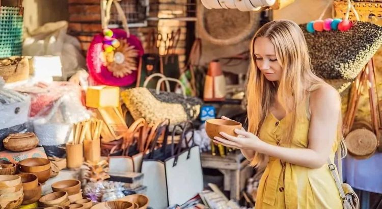 Kerajinan Anyaman Khas Bali Yang Menjadi Daya Tarik Budaya Para Turis dan Dijadikan Oleh-oleh