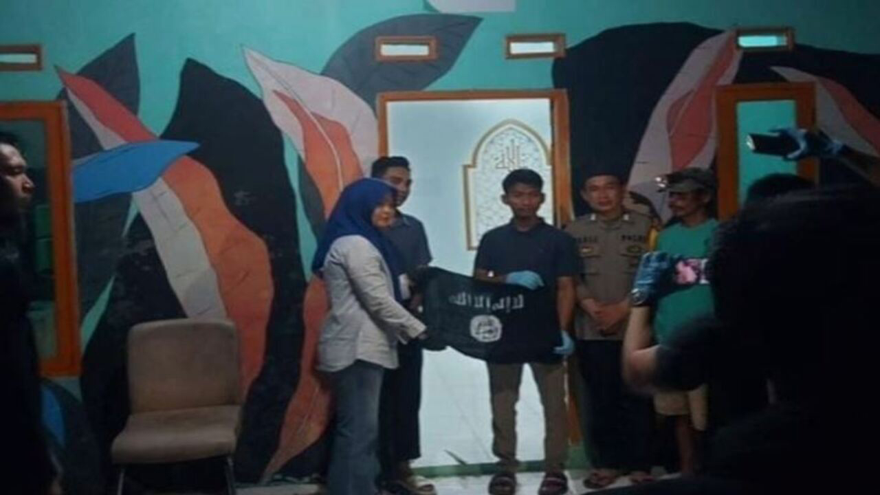 Ajakan Bom Bunuh Diri dan Propaganda ISIS, Dua Remaja di Amankan Densus 88