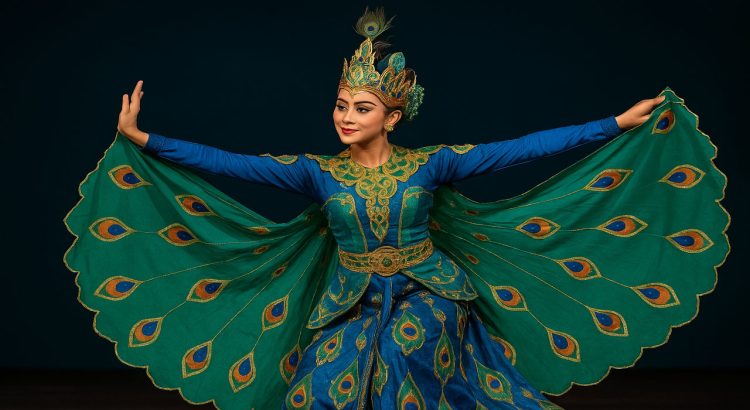 Asal Usul Tradisi Tari Merak dari Jawa Barat: Sejarah Tarian Budaya Nusantara Penuh Makna