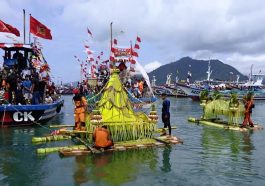 Budaya Nelayan Prigi Trenggalek Gelar Upacara Adat Larung Sembonyo, Makna Sedekah Laut