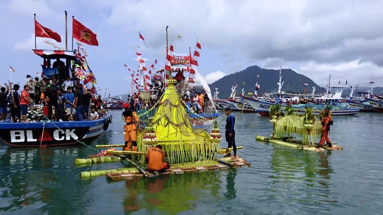 Budaya Nelayan Prigi Trenggalek Gelar Upacara Adat Larung Sembonyo, Makna Sedekah Laut