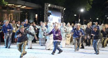 Tradisi Budaya Ternate Turut Memeriahkan Acara Karnaval APEKSI 2025 Lewat Tarian Soya Sisi