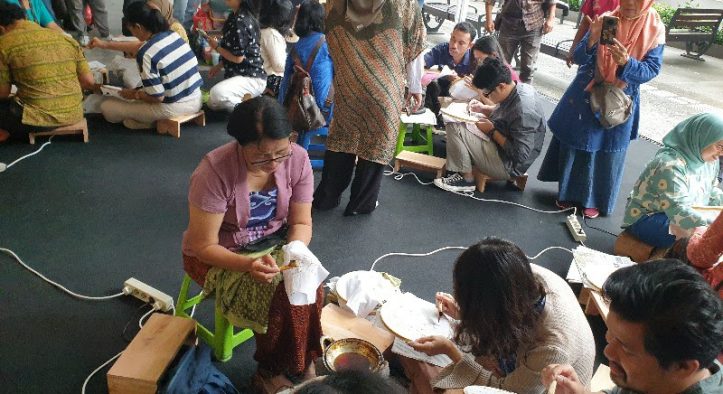 Batik Rianty: Dari Malioboro Menuju Catwalk New York