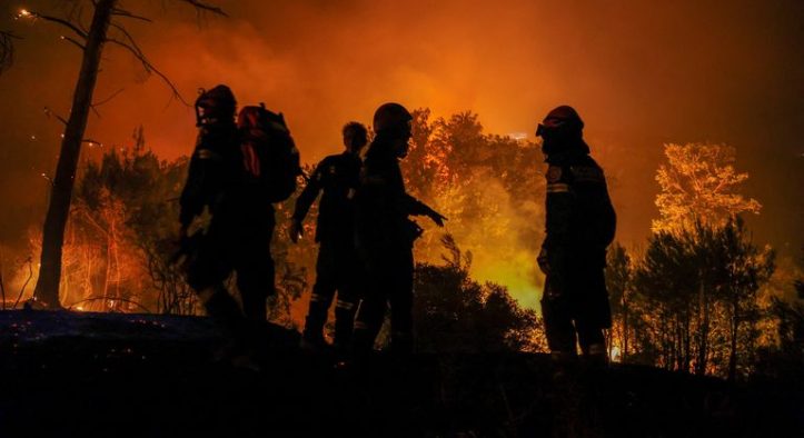 Cerita Para Relawan Berjibaku Lawan Api di Yunani