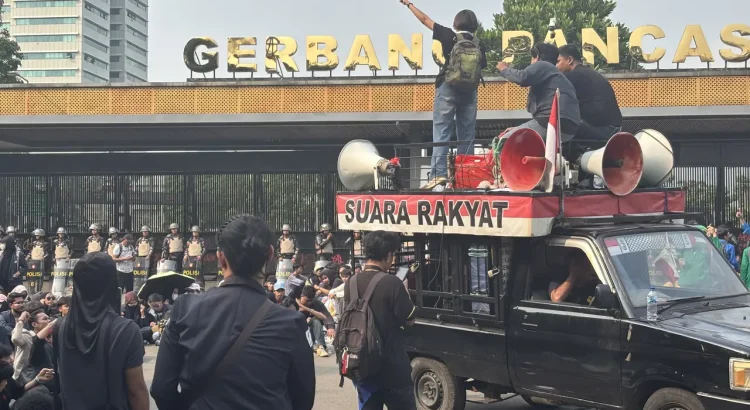 Apakah Hukum Cukup Adil